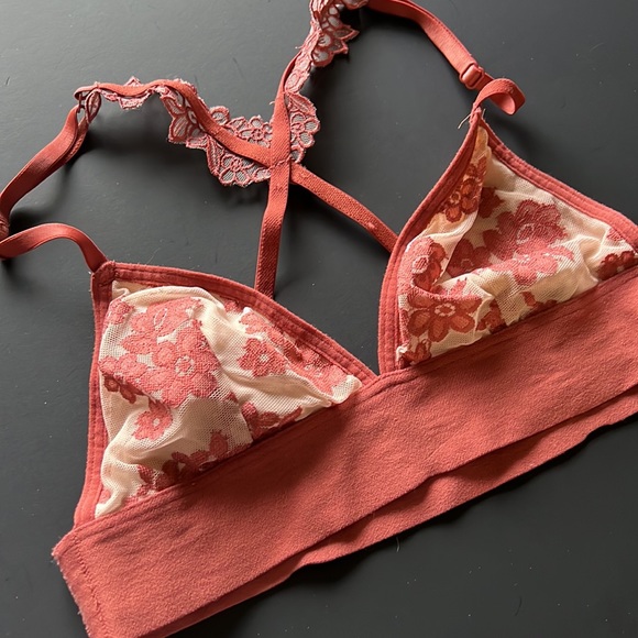 VS Pink Bralette - Picture 2 of 6